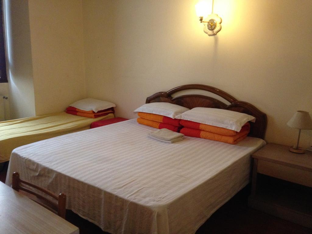Botel Inn โรม ภายนอก รูปภาพ